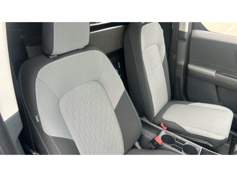 Ford Transit Courier E-Transit Courier 100kW 43kWh Limited Van Auto